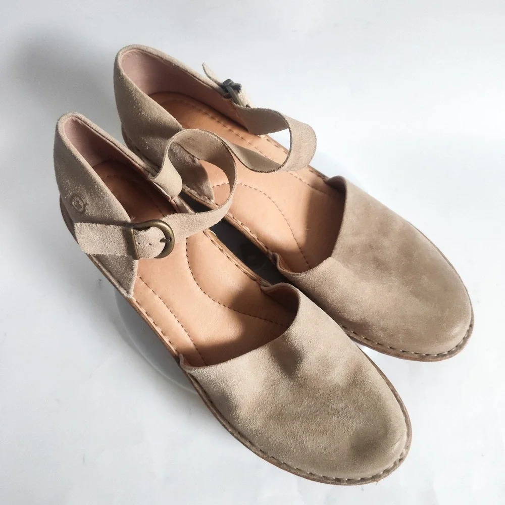 Born Mary Janes Size 11 Wedge Platform Shoe Suede Beige Retro Preppy Comfort Y2K